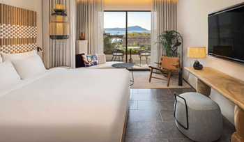 W Costa Navarino